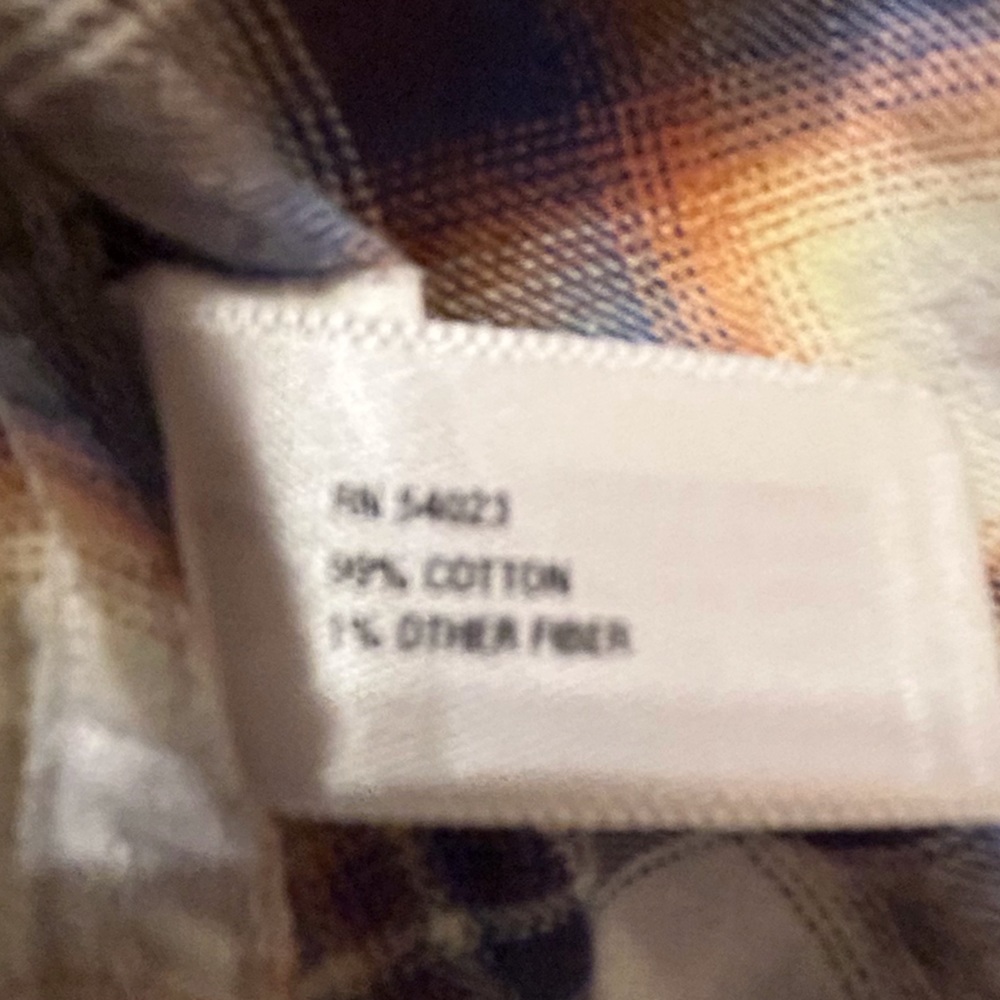 Light Weight Gap Flannel Button Down. - image 5